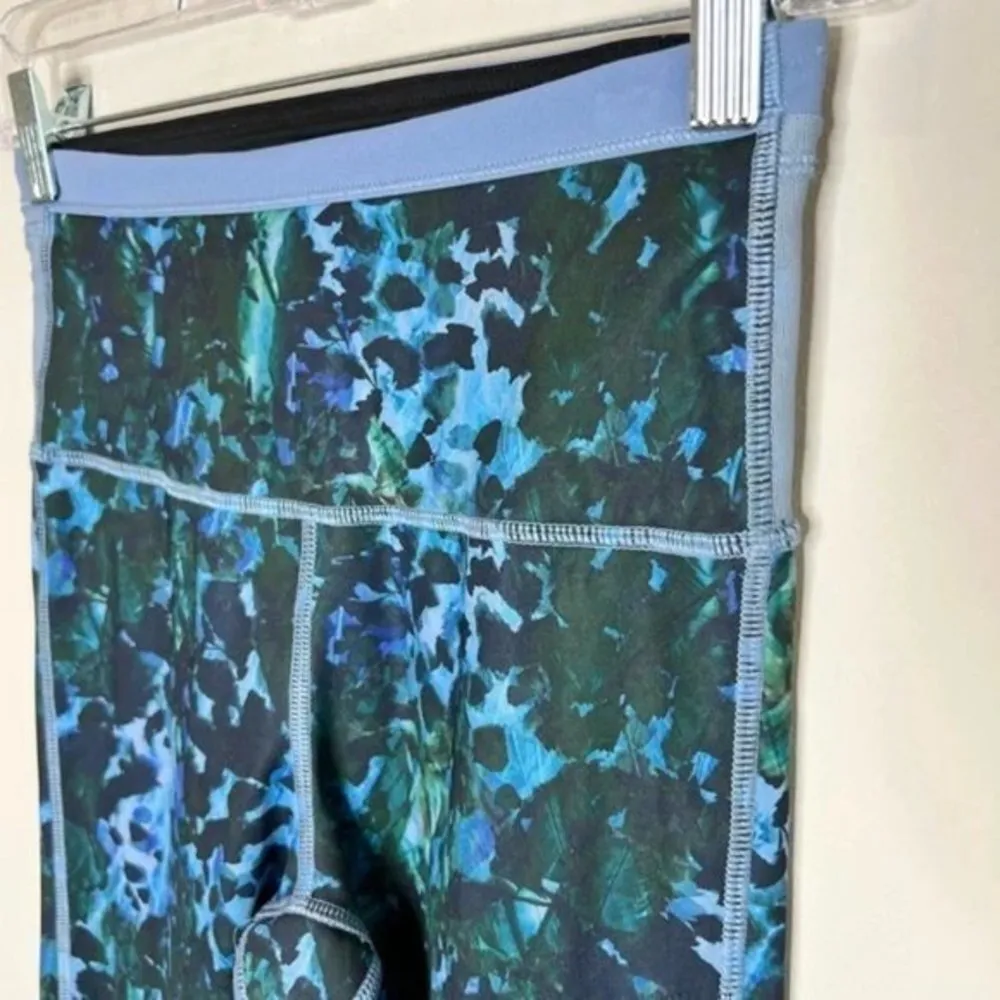 Lululemon Athletica Running In The City 7/8 Leggings Size 4 - Image 7