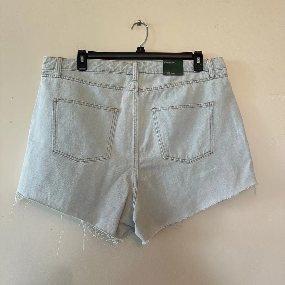 Women Super High Rise Cut Off Jean Shorts - Wild Fable - Light Wash Size 17 NWT - Image 3