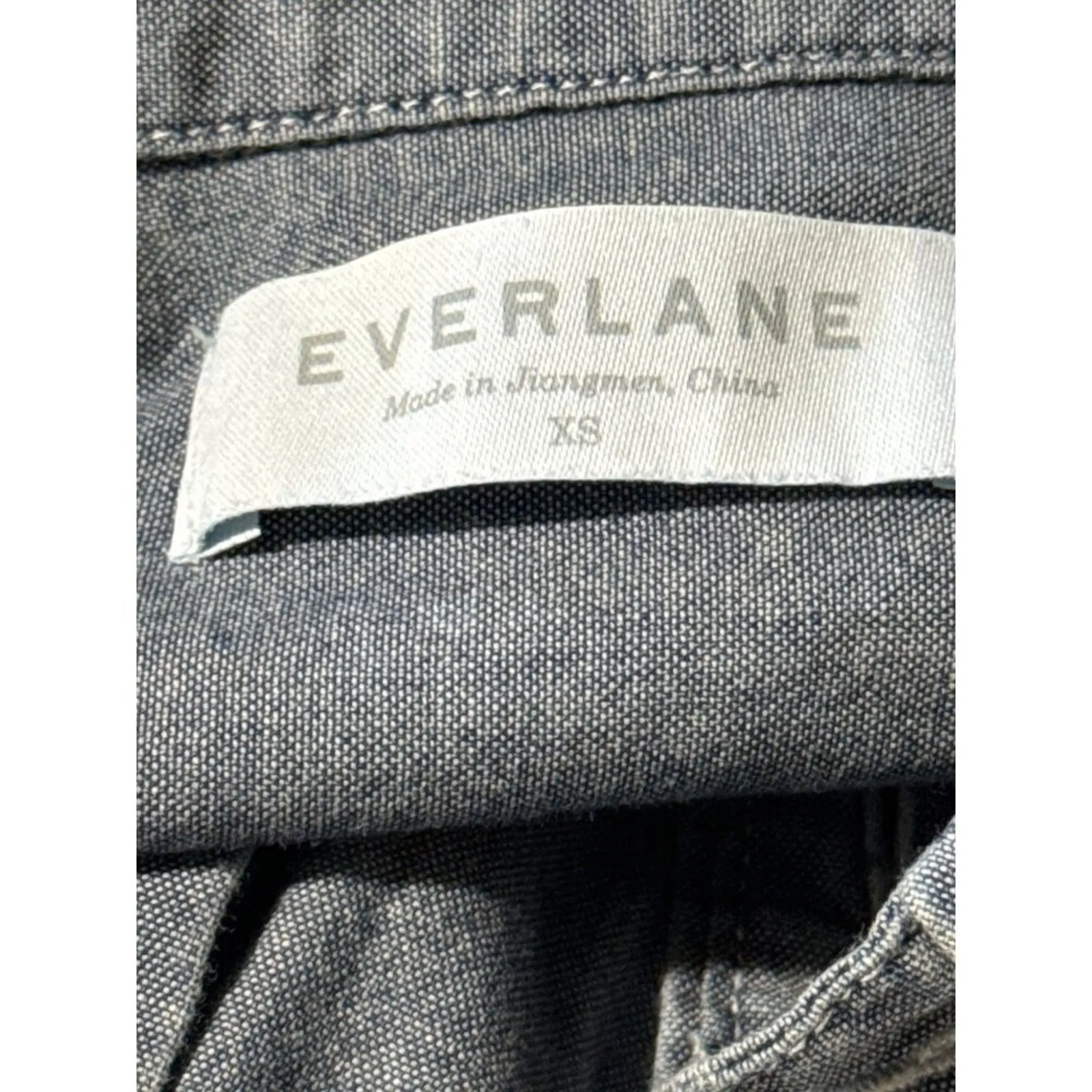 Everlane The Chambray Womens Slim Fit Shirt – Button-Up Size XS - Image 4