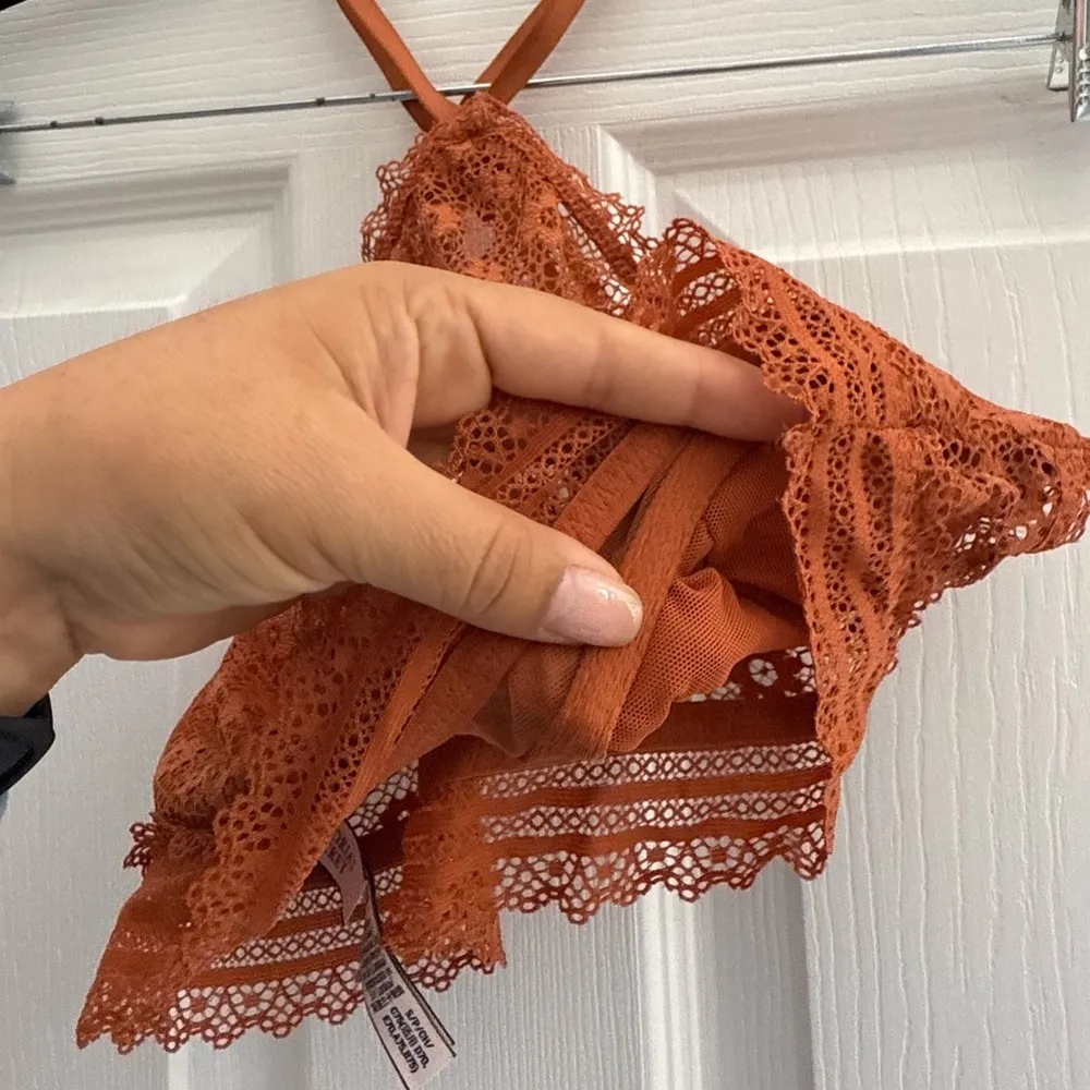 Victoria Secret Bralette Bra High Neck Daisy Lace Underwire Racerback size S - Image 6