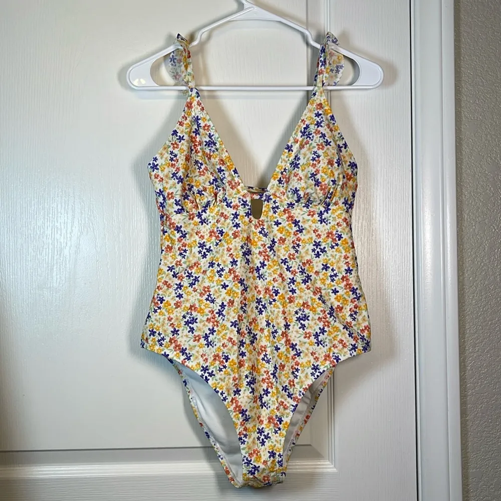 Shade & Shore Swimsuit Floral Spring Ruffle Strap Plunge Size Med EUC #0569-OC - Image 2