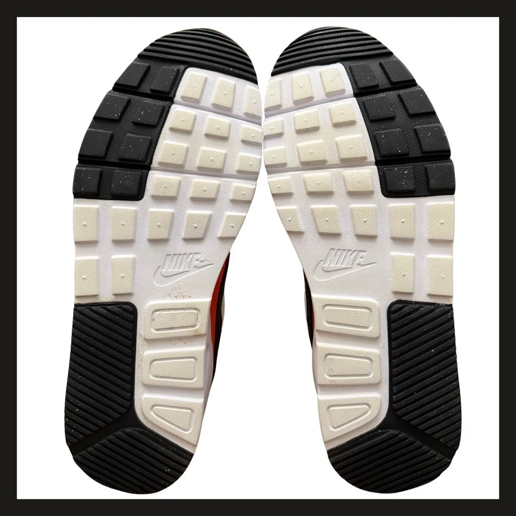 Nike Air Max SC Women’s Sneakers White Black Crimson Size 11 Running Shoes EUC - Image 10