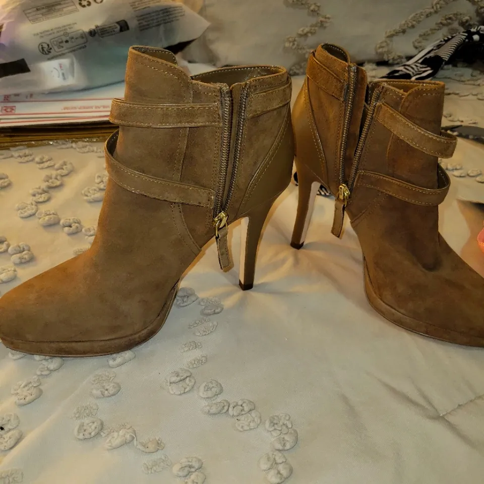 White House Black Market Brown Heeled Boots - Image 4