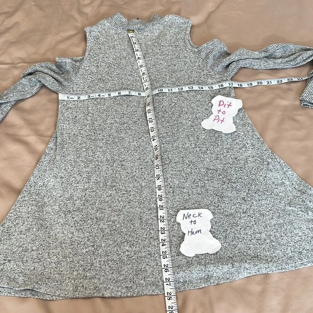 By&By size M grey long sleeve cold shoulder flowy soft stretchy top GUC Gray Size M - Image 7