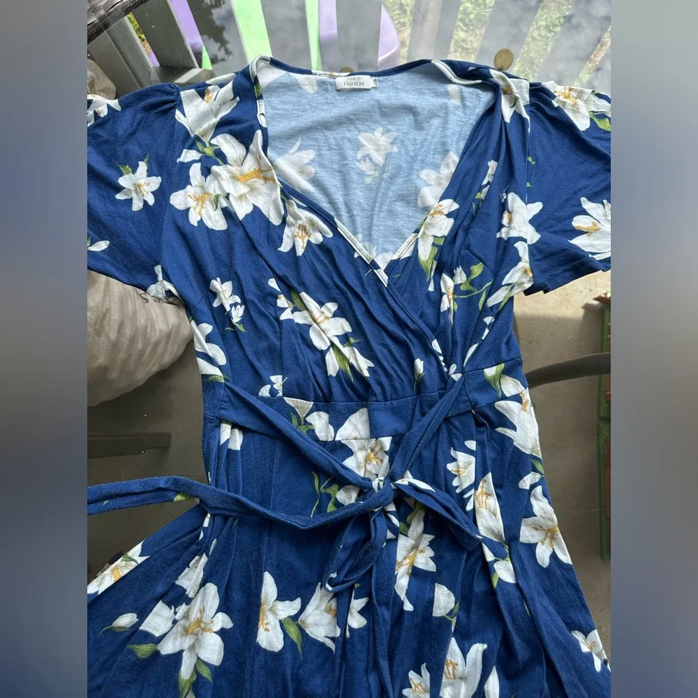 Pinup Fashion Floral Short Sleeve V - Image 11