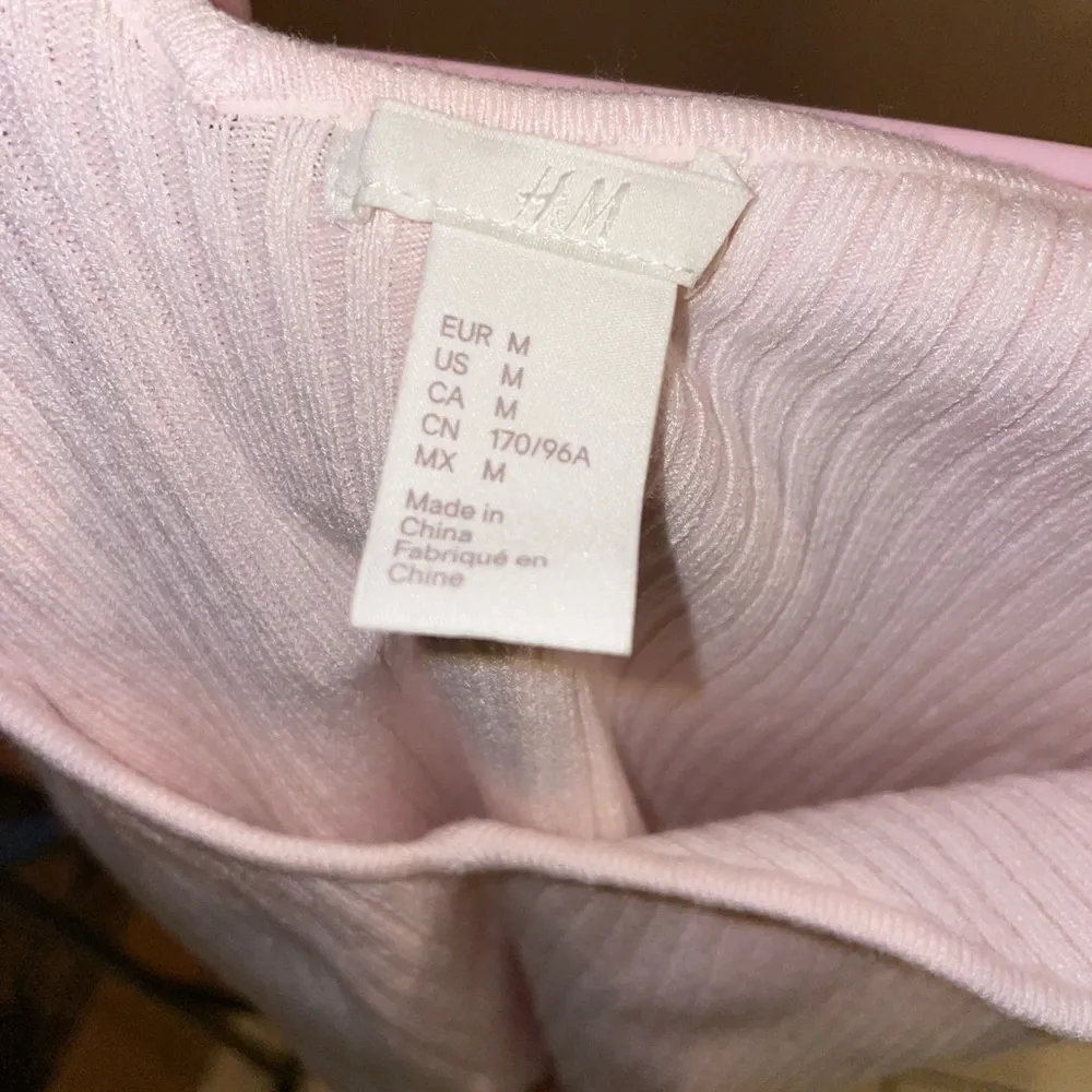 H&M short sleeve top - Image 3