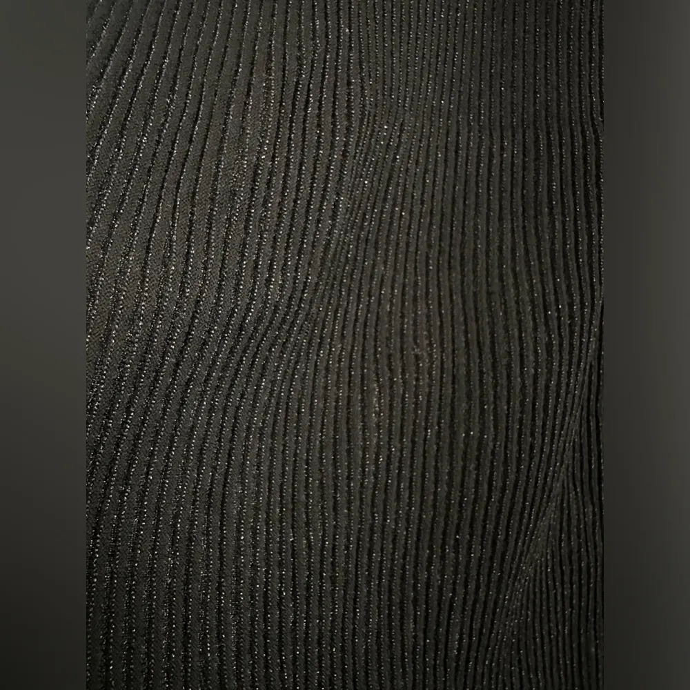 Theory Black Sleeveless Knit Fit & Flare Dress size small - Image 3