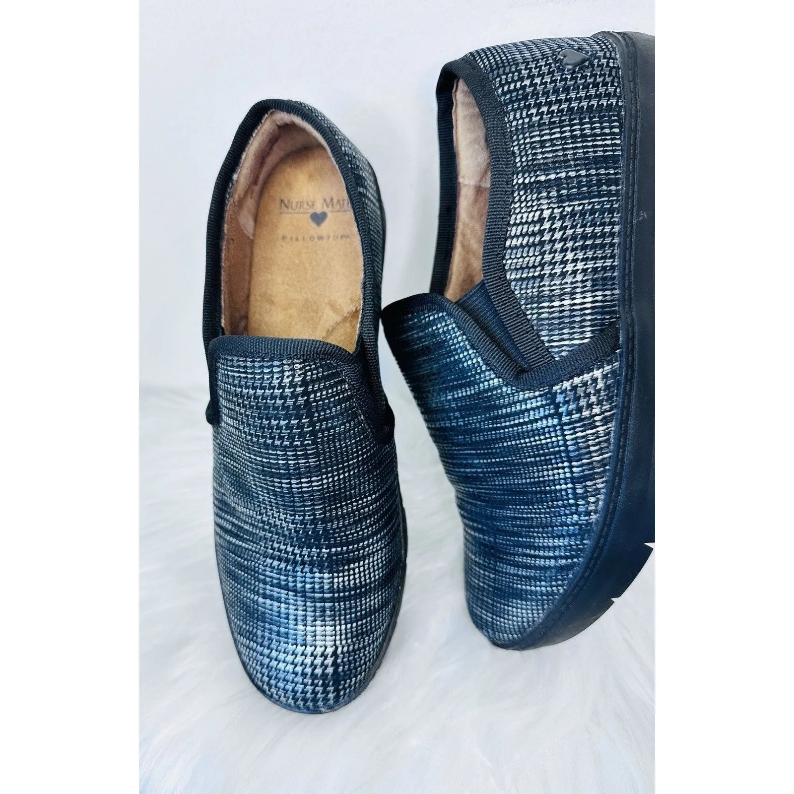 Nurse Mates Adela Womens size 6 M Black Silver Comfortable Aid Leather Loafers - Image 2