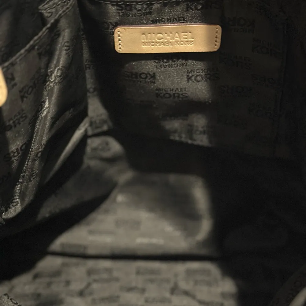 Micheal Kors black shiny jet set logo tote - Image 13