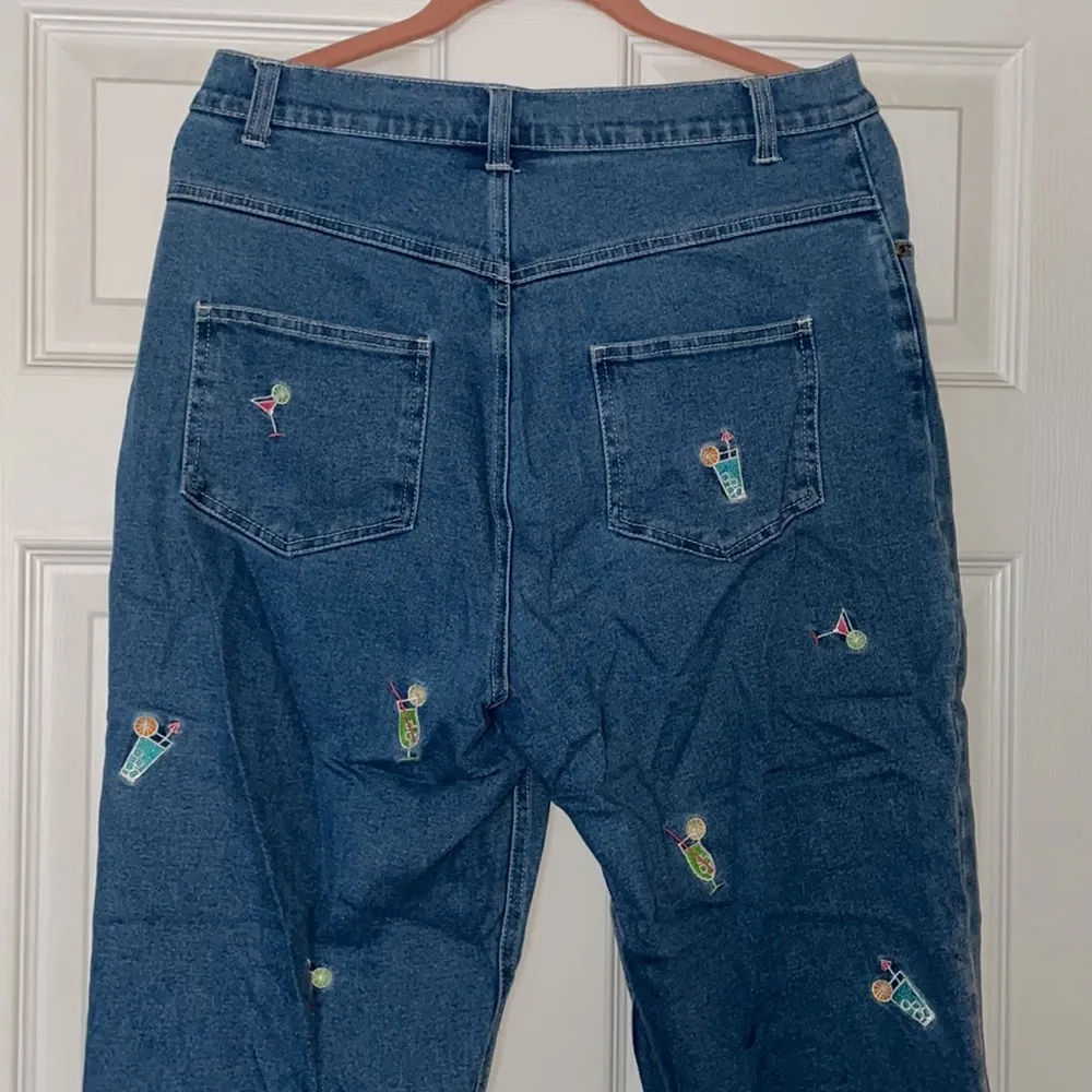 Vintage! Denim capri’s with cocktail embroidery Blue Size 12 - Image 3