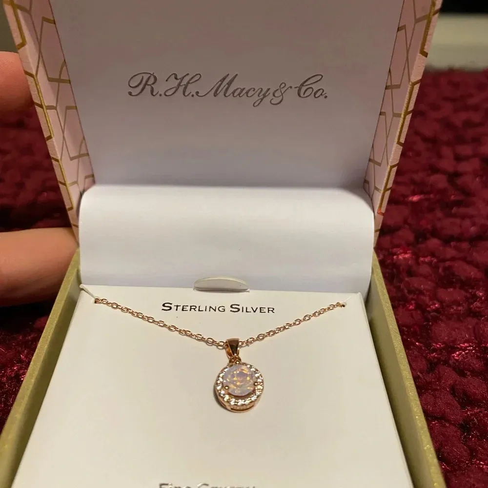 R.H.Macy & Co Sterling silver rose gold tone with fine crystal pendant necklace - Image 4