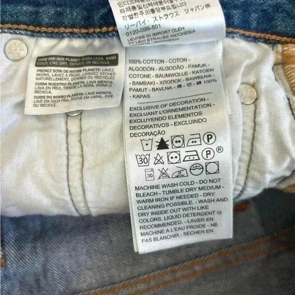 Levi’s button front high rise blue denim shorts in size 29 - Image 5