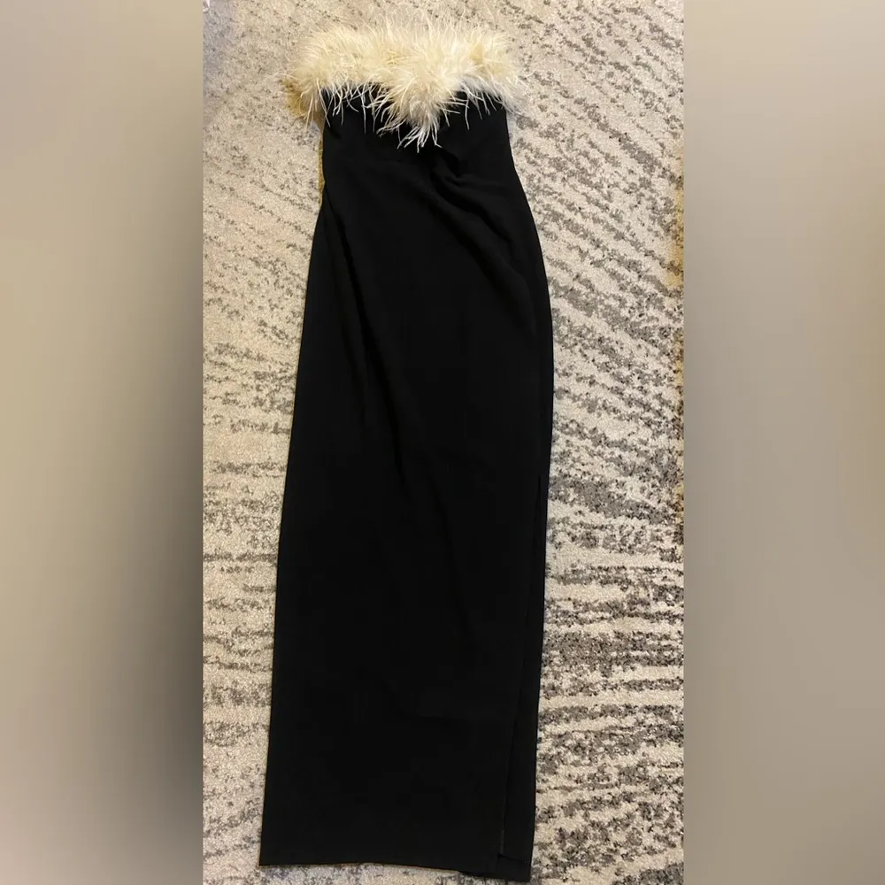 HOUSE OF CB Serai Feather Trim Stretch Crepe Cocktail Dress in Black size S - Image 5