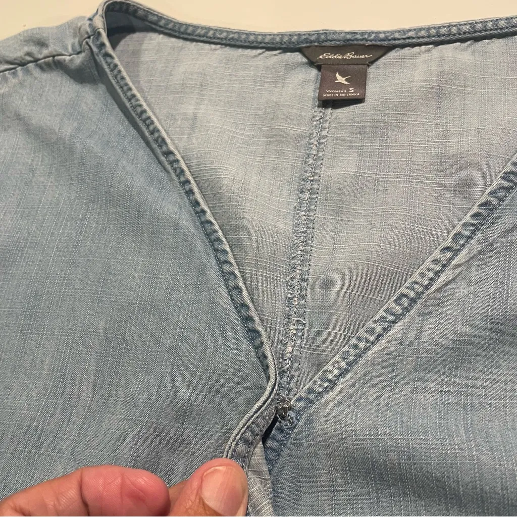 Eddie Bauer Wrap Blue Denim Top Women Small Tie Light Wash Cap Sleeve Blouse - Image 6