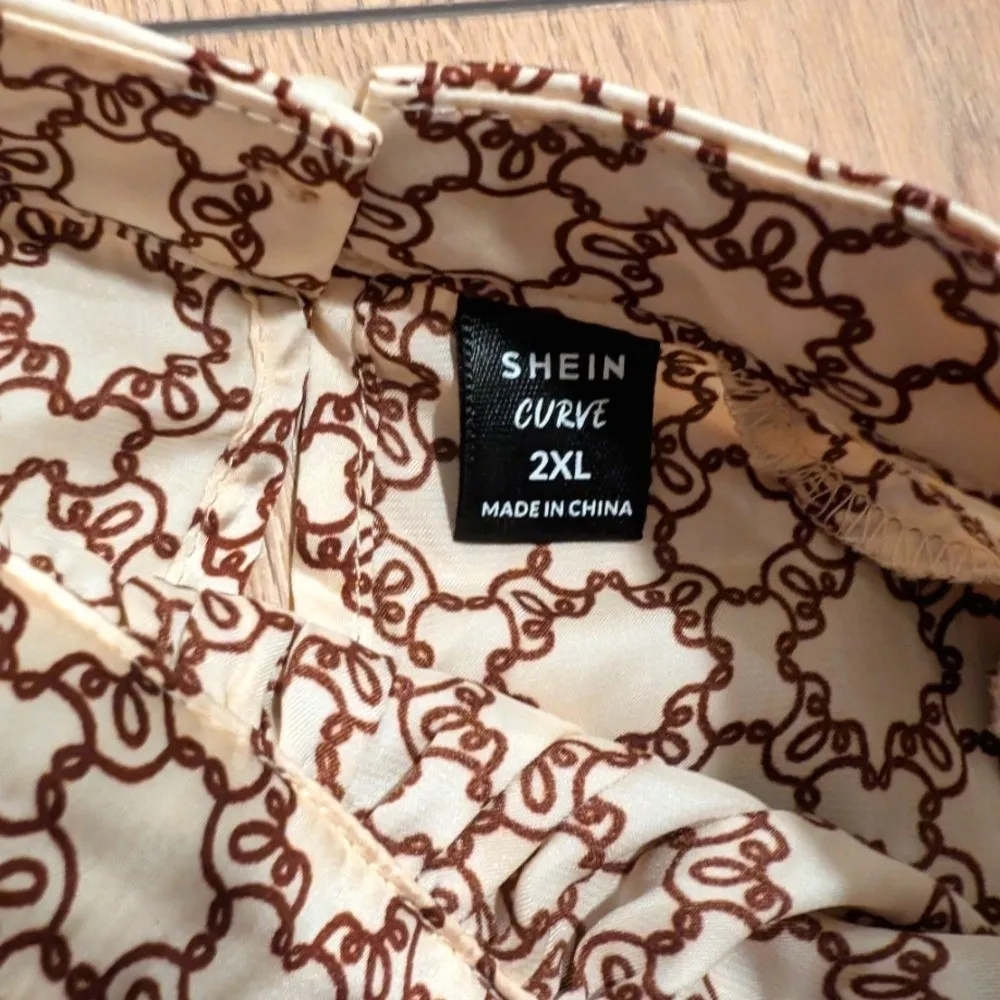 Plus Shirt 2X 2xl Satin Print Mock‎ Neck Brown Cream Top Blouse NEW Career - Image 3