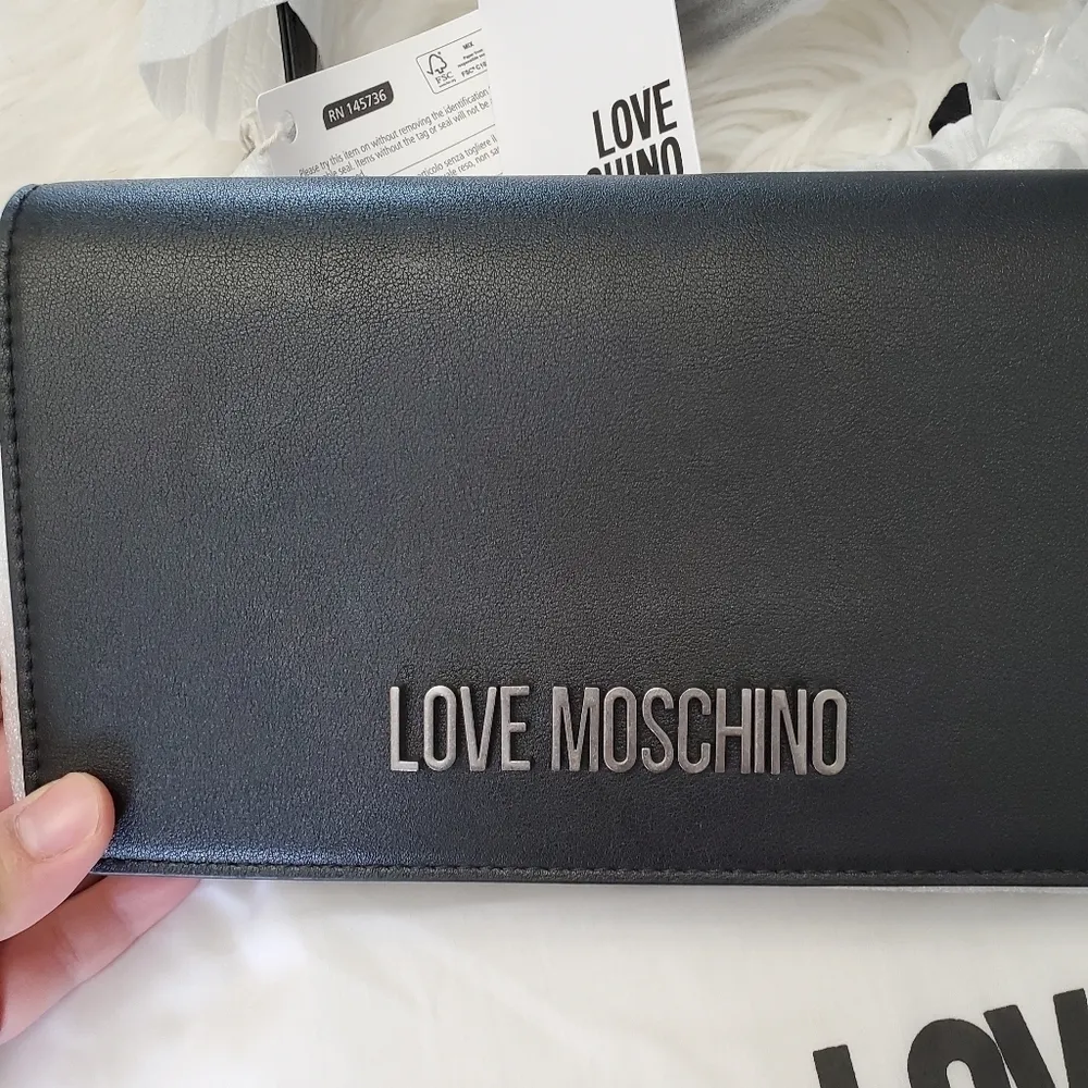 Love Moschino Logo-embellished shoulder bag - Image 4