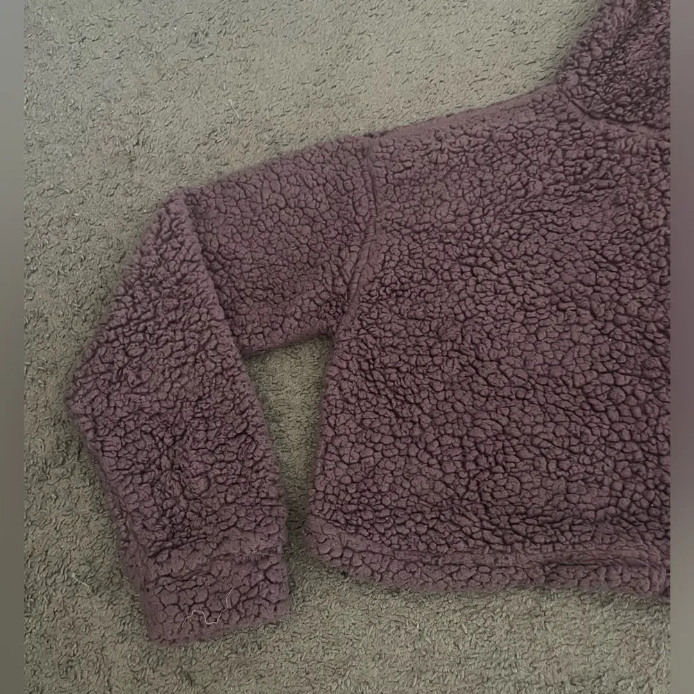 Active USA Sherpa Faux Fur Teddy Cropped Hoodie Sweatshirt - Image 2