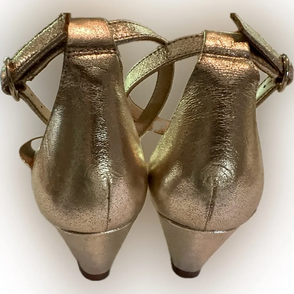 Ann Taylor gold metallic wedge sandals 7 1/2M - Image 8
