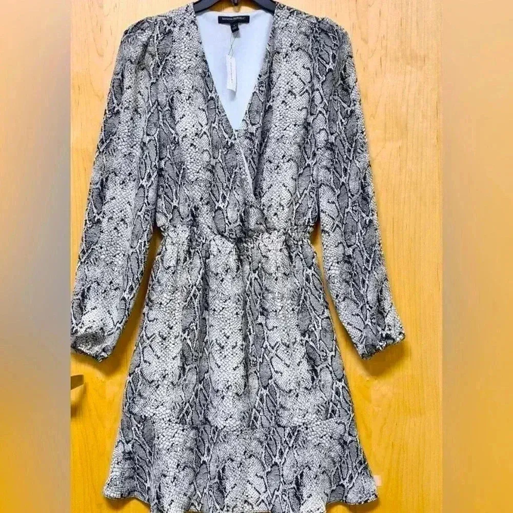 Banana Republic  NWT Python Print Wrap Dress S petite - Image 2