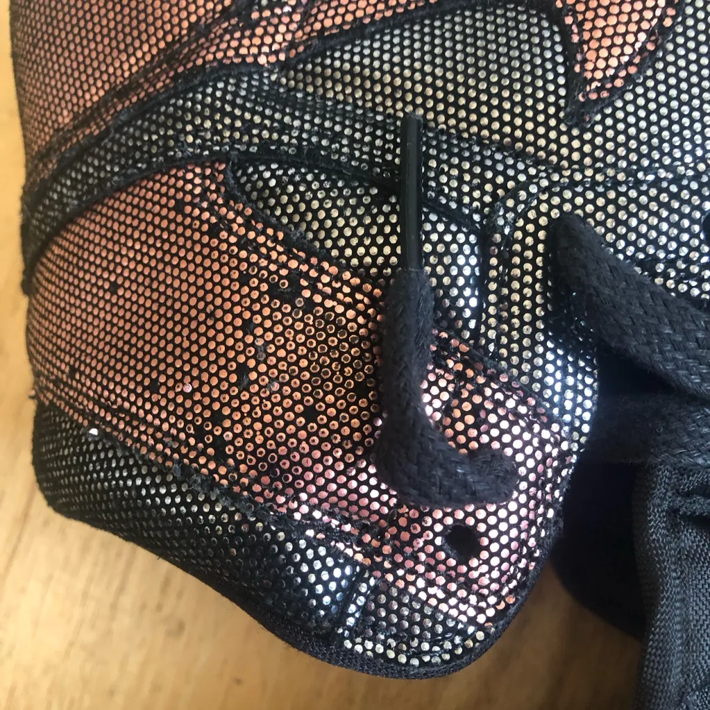 Air 1 Jordan Hi OG Fearless women’s size 7.5 maroon black streetwear - Image 6