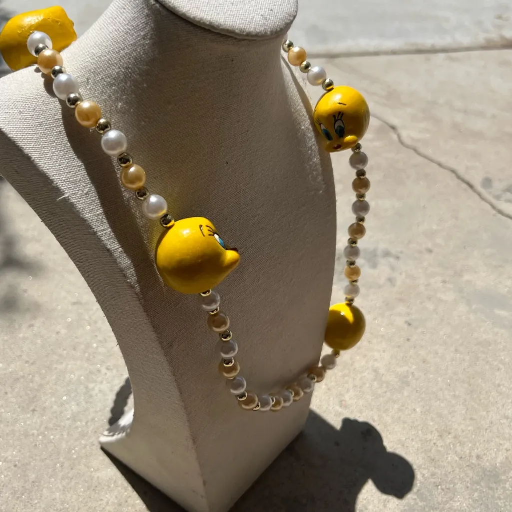 Vintage Tweety Bird Necklace 90’s Tweety Bird Quality Faux Pearl Sz 20” Gold - Image 4