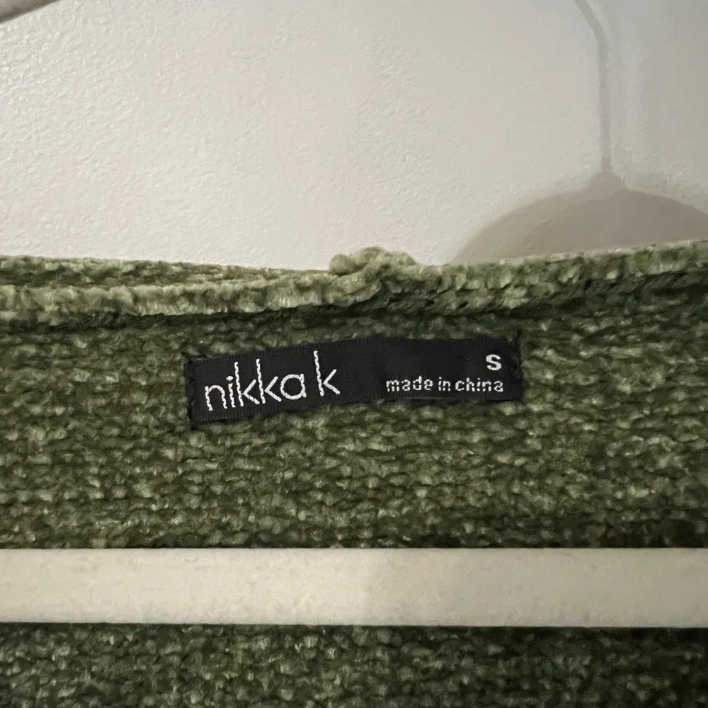 Green Cropped Hoodie Sweater - Image 4