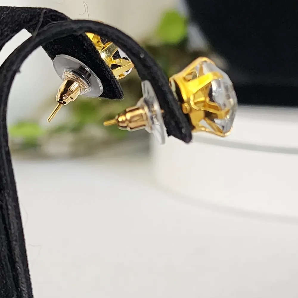 Statement Gold Mesh Necklace with Square Rings And Earrings Set - Image 9