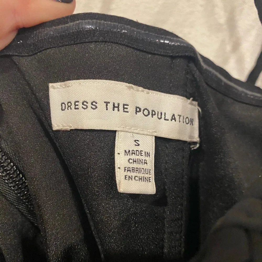 NEW Dress The Population Aura Chiffon Halter Maxi Dress Size Small - Image 4