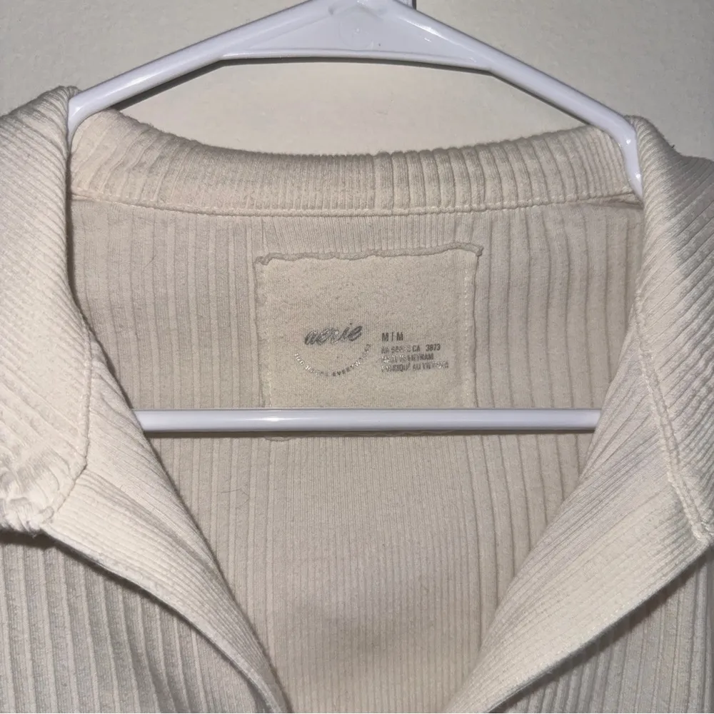 Aerie Cream Beige White Ribbed Longsleeve Collar Medium - Image 4