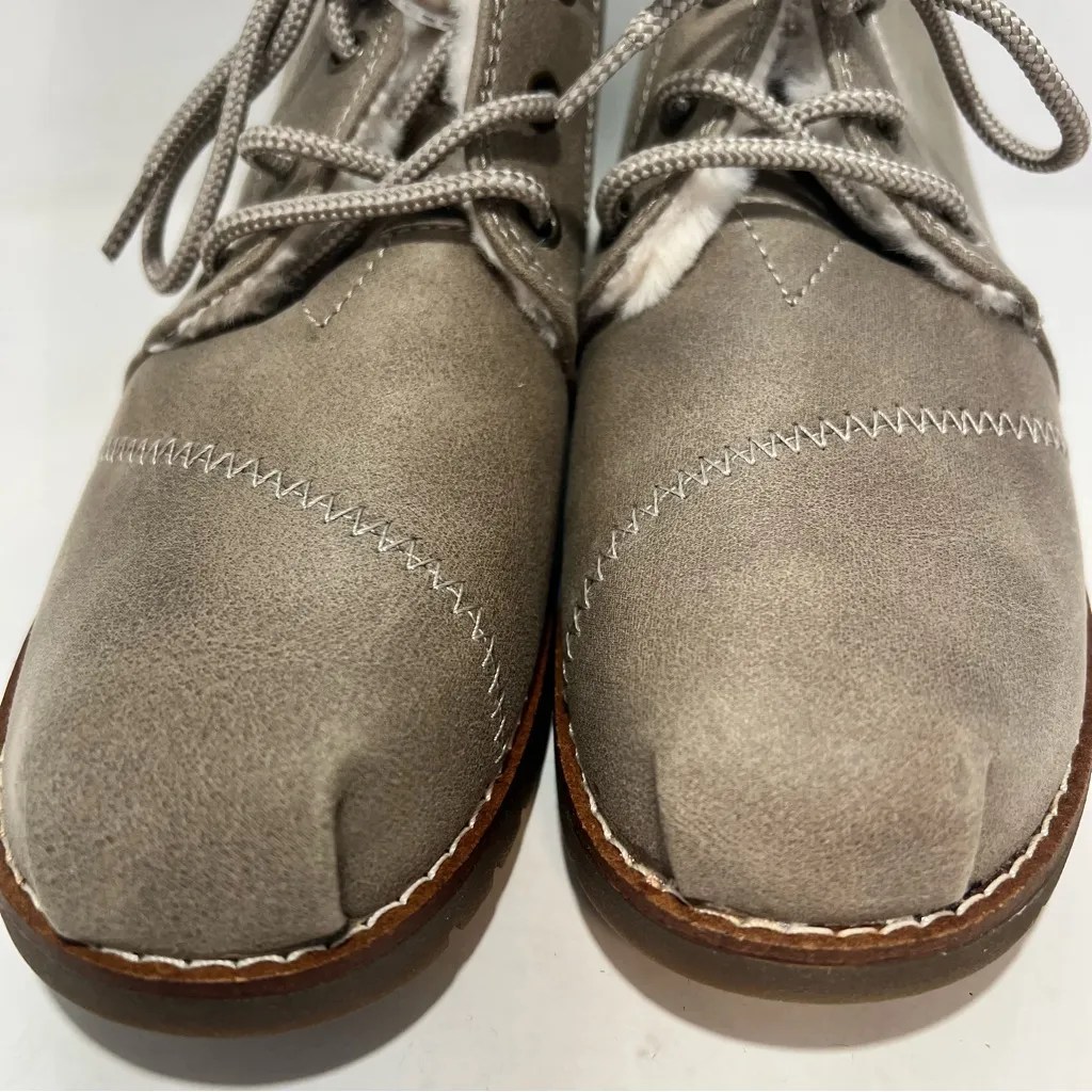 Bobs from Skechers Chill Lugs Snuggle Life ankle boots in Taupe size US 6 NWT Tan - Image 7