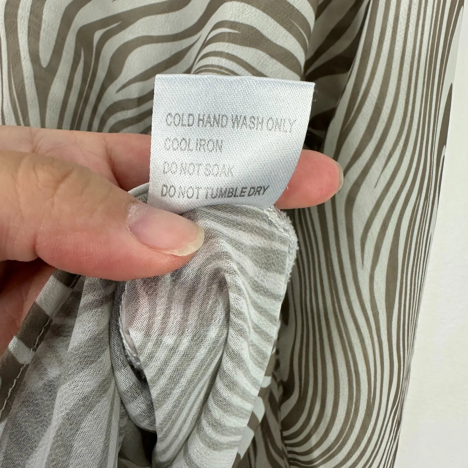 Princess Polly Blouse 6 Beige Brown Swirl Print Y2K Sheer Button Down Top Indie - Image 4