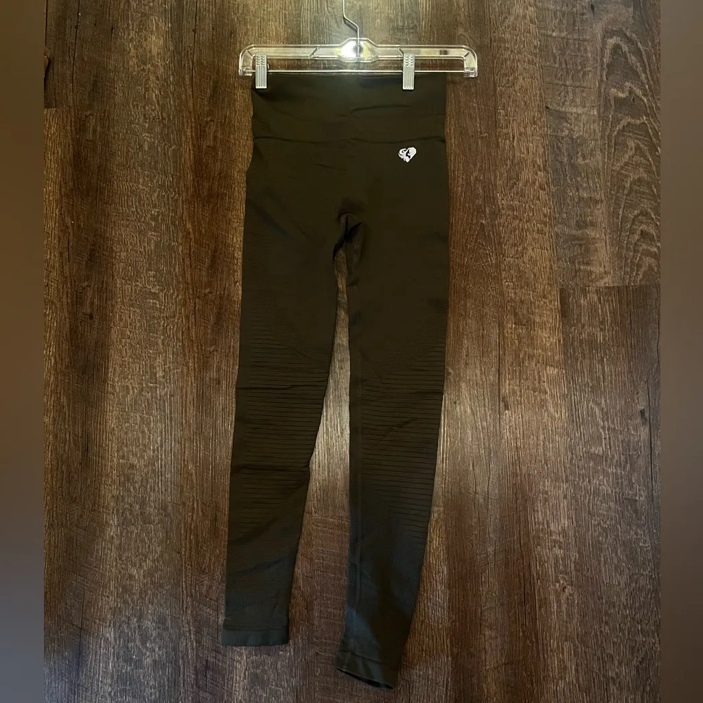 Women’s best leggings Green - Image 2