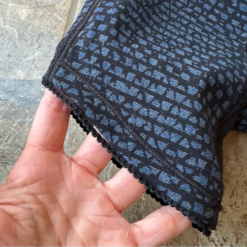 Lululemon Deep Breath Crop 21" Shatter Weave Desert Teal Alberta Lake Size 6 - Image 5