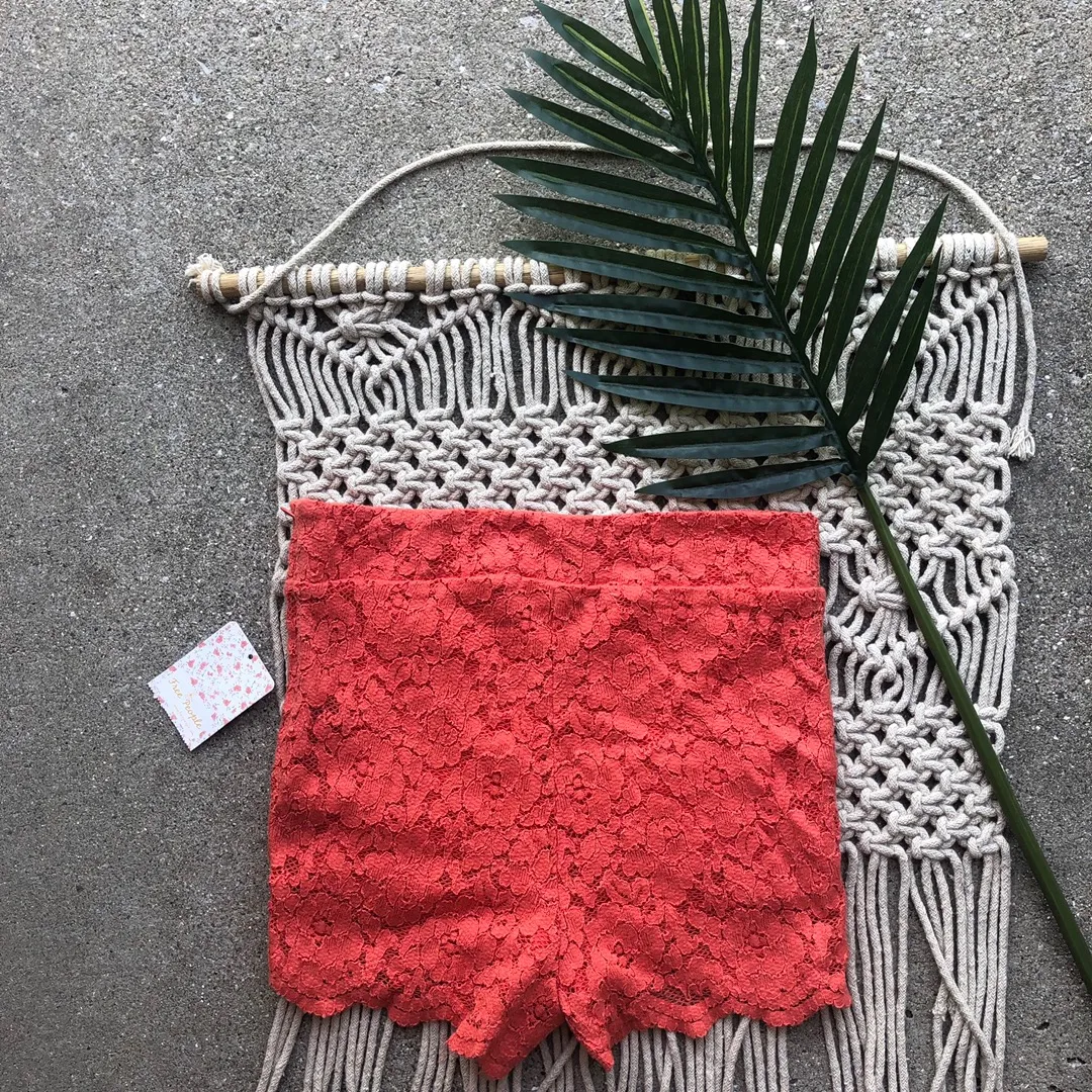 New  Lace Shorts Size 2 - Image 2
