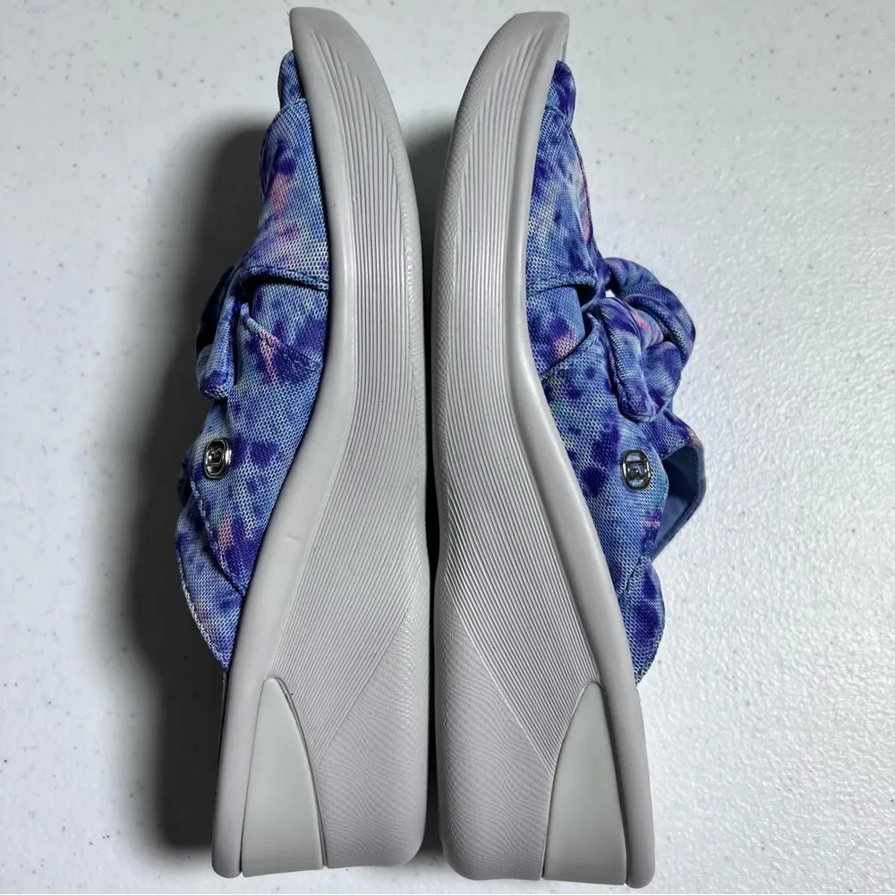 BZees 7W Blue Tie DyeBow Embellished Washable Slide Sandals - Image 6