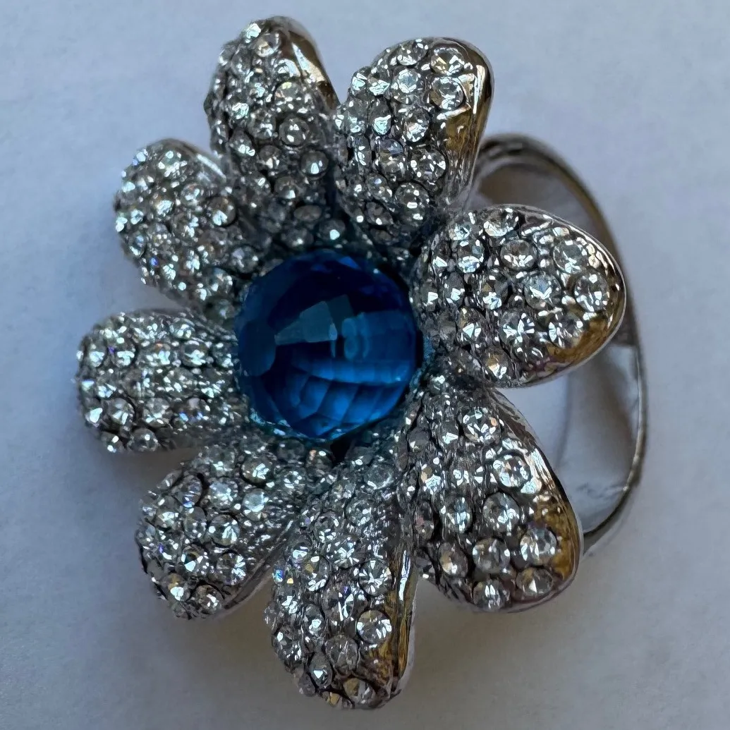 Vintage Nolan Miller Blue Stone Silver Tone Flower Petal Statement Ring Signed - Image 2