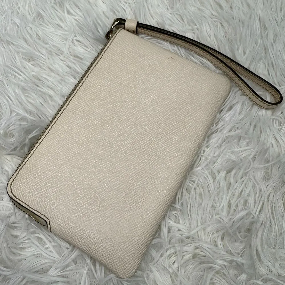 COACH White Zip Wristlet - Image 2