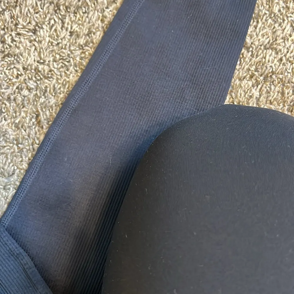 Fabletics High-Waisted Seamless Rib Leggings Size Medium in Swell Blue - Image 6