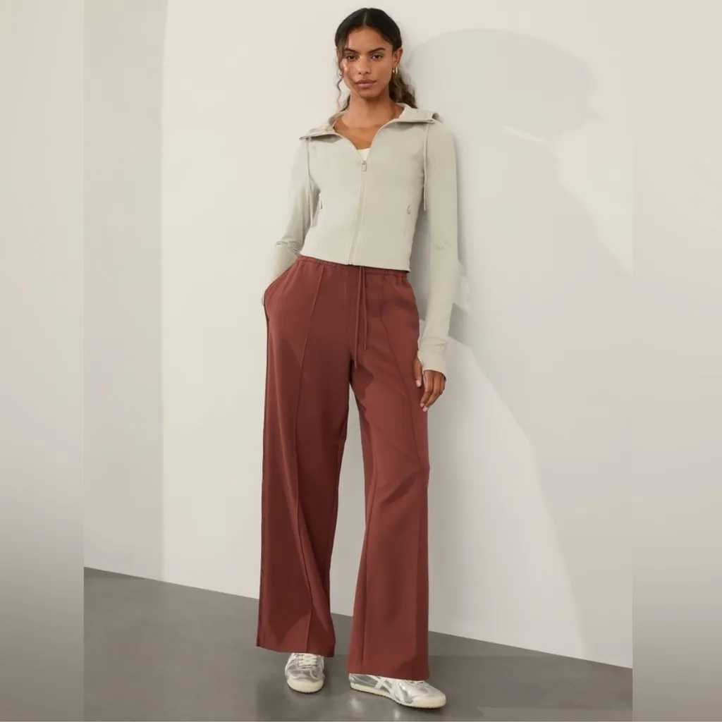 Athleta Endeavor High Rise Rust Wide-Leg Women's Pants Size Medium - Image 2