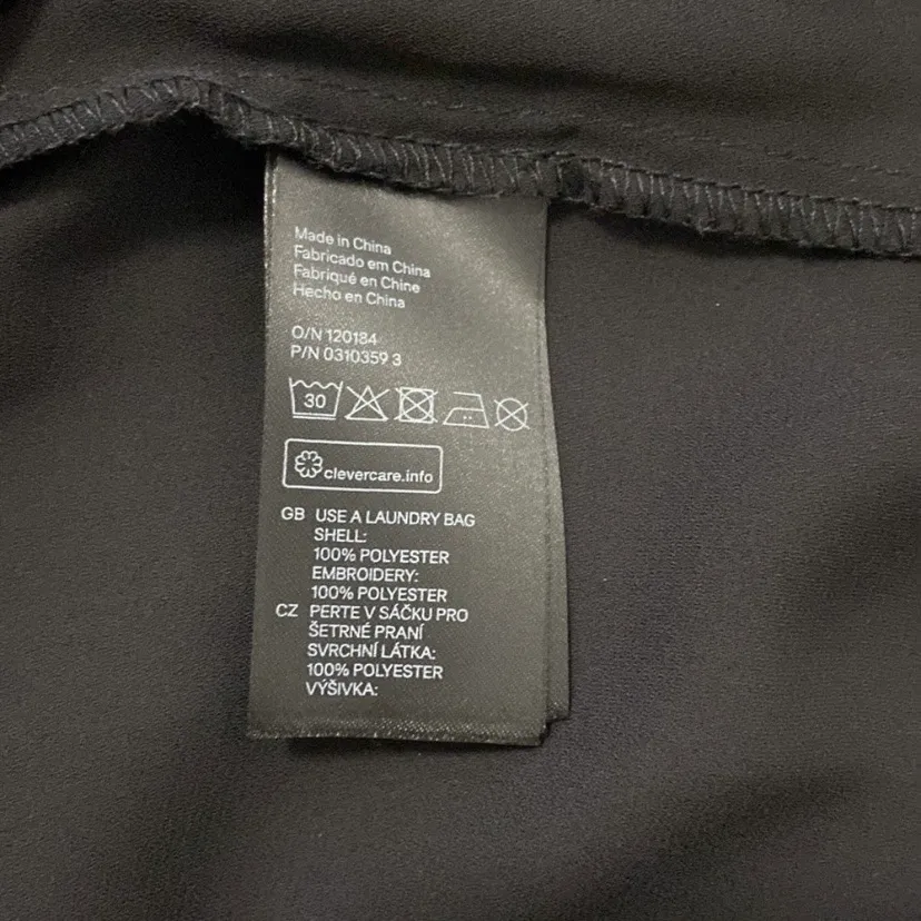 Divided Embroidered Yoke Sleeveless Blouse - Image 8