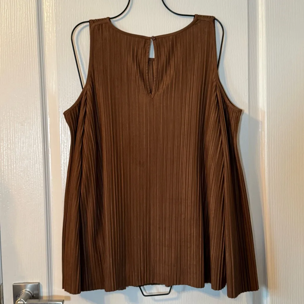 Chico’s Pleated Faux Suede Chocolate Brown Pleated Cold Shoulder Blouse 2 12 L - Image 4