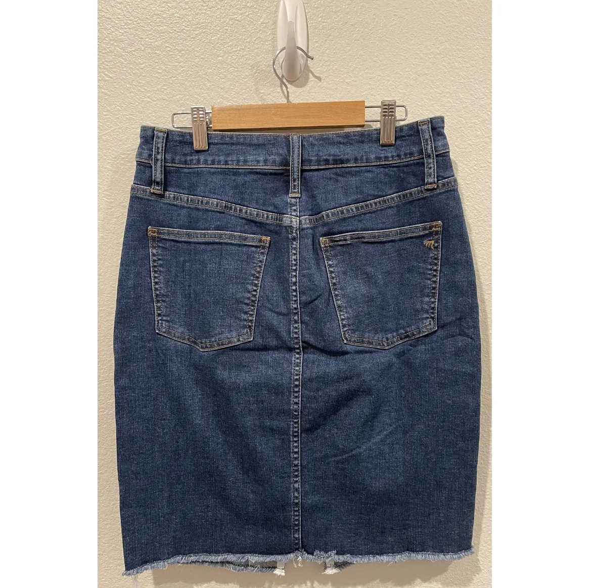 Denim Pegged Pencil Skirt - Image 10