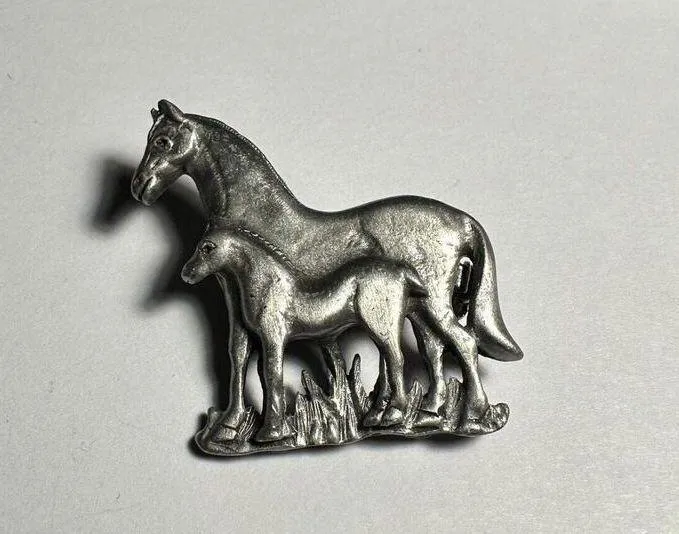 Signed Torino USA Mother Pony Horse With Foal Brooch Pin Pewter Tone Metal - Image 2