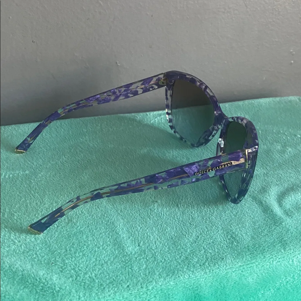 Dolce & Gabbana DG 4111 sunglasses with a violet cube acetate frame - Image 3