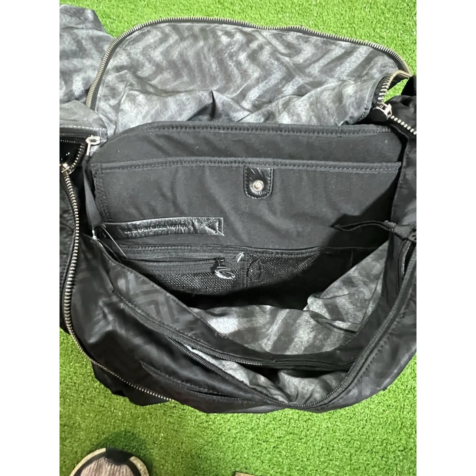 Lululemon Yoga Moto Messenger Bag Black Yoga Bag‎ Laptop Crossbody - Image 14