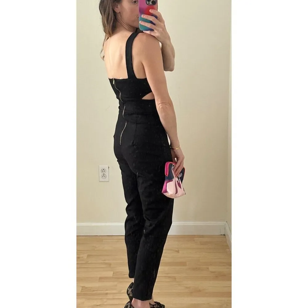 NWOT Black Sleeveless V - Image 5