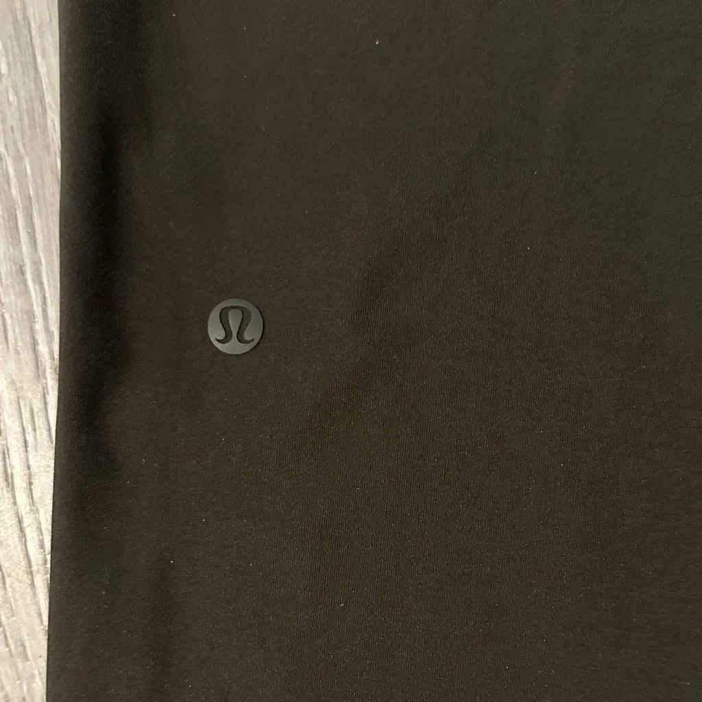 Lululemon Sz 6 On The Fly Crop Casual Crop‎ Dark Olive Drawstring Women’s Pants - Image 3