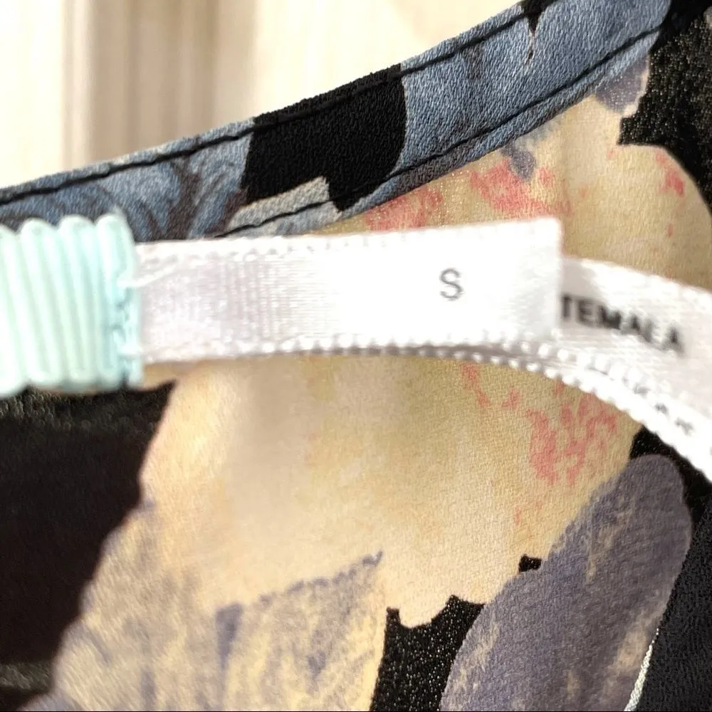 Kimichi Blue black floral tie front short sleeved top - Image 12