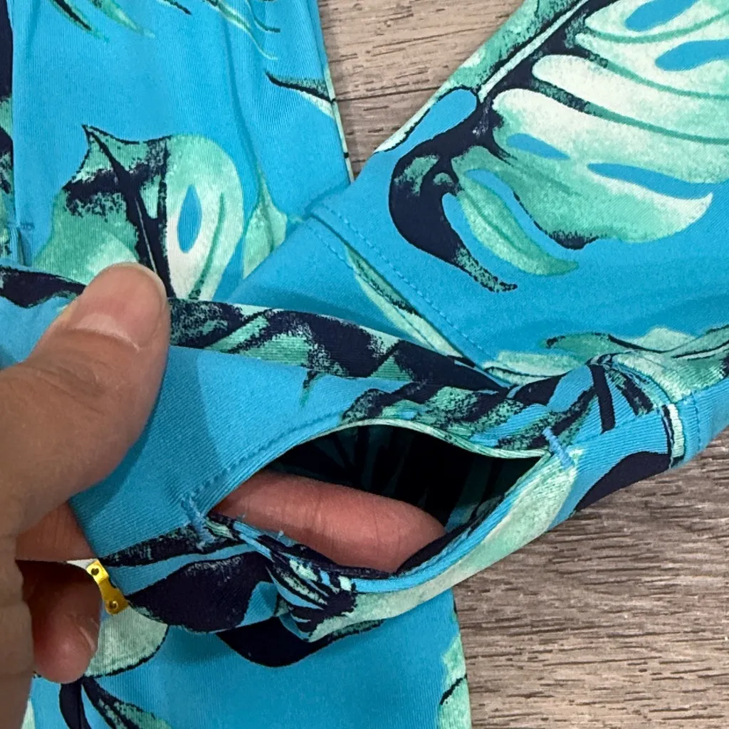 Tommy Bahama Golf Top Aqua Leaf Print 1/4 Zip Athletic Long Sleeve UPF 50 - Image 4