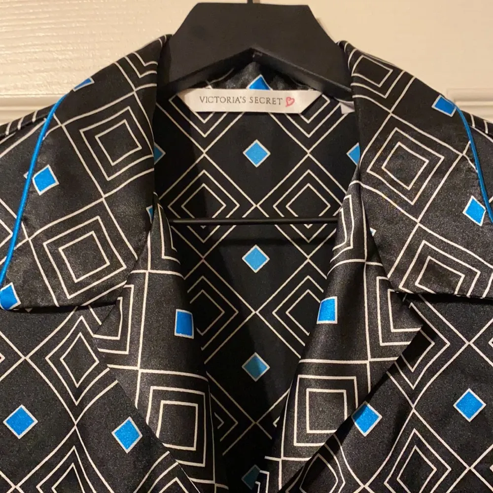 90s VS short sleeve button down pj shirt - Image 4